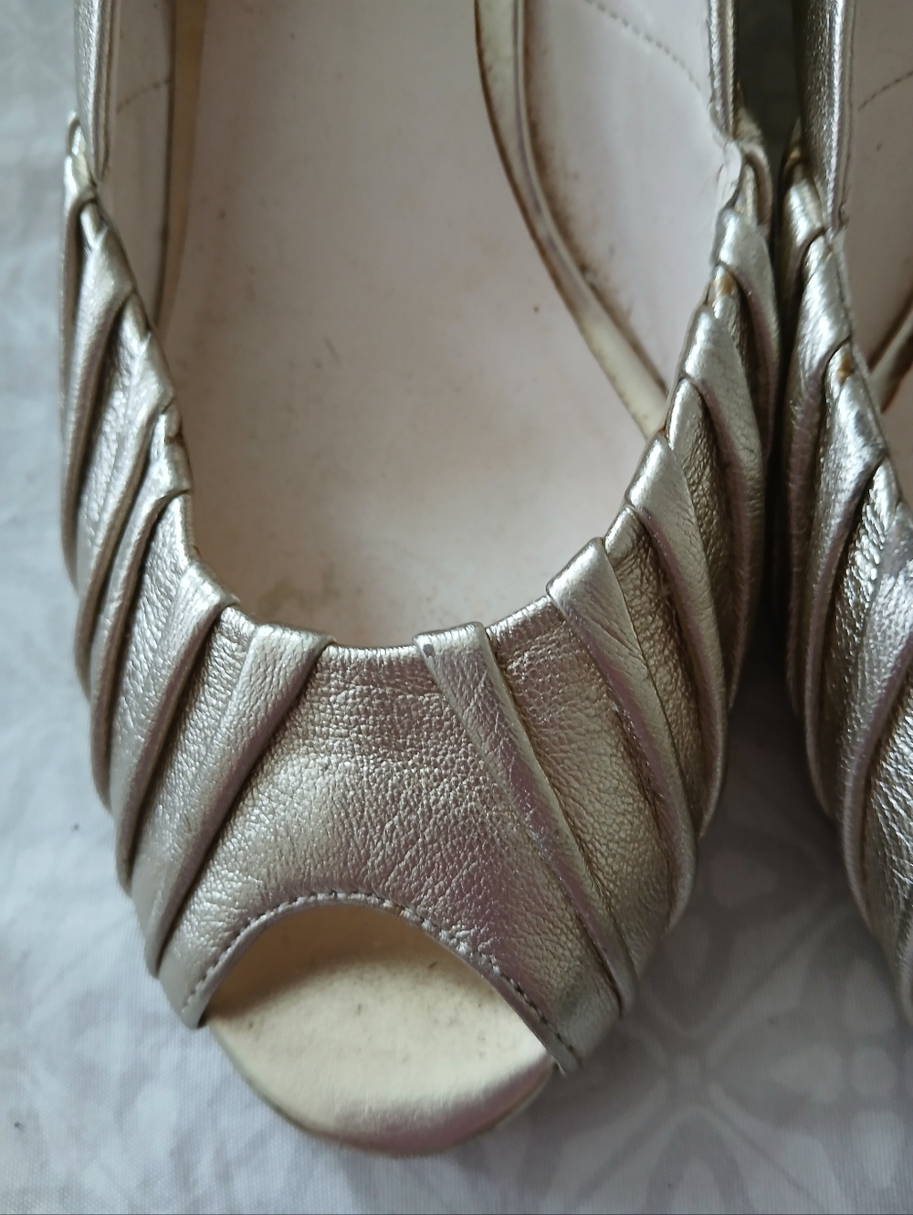 Etienne Aigner Women's Uma Peep-Toe Wedge Champagne Sz 6 Leather Bridal Formal - Picture 2 of 10